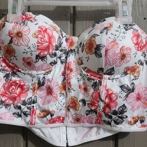 Shein Floral print crop top with bustier clasp size Large.